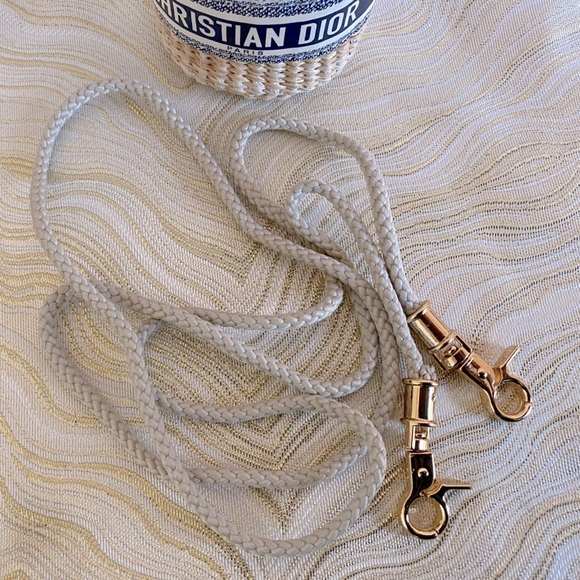 Sold✨ Authentic Christian Dior Mini Straw Bucket Bag - Picture 7 of 16